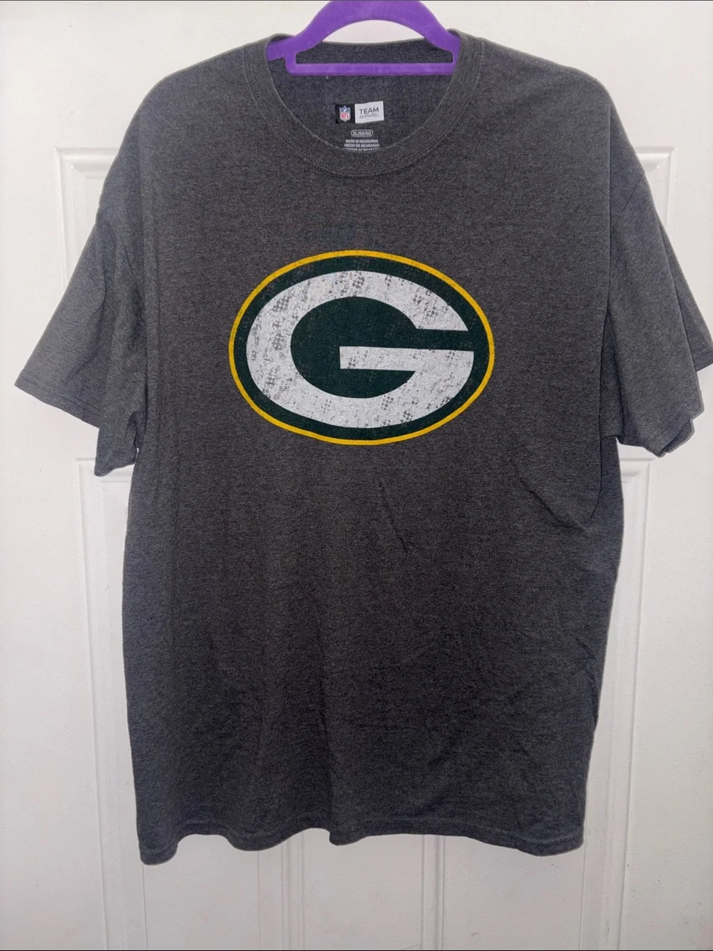 Team Apparel Green Bay Packers Distressed Logo Tee